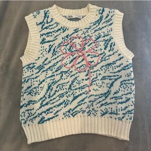 Zara woman’s crochet flower knit vest